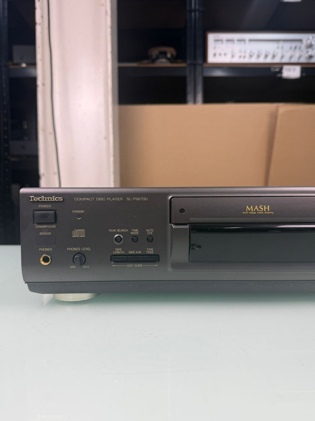 TECHNICS SL PS670D CD PLAYER WITH REMOTE