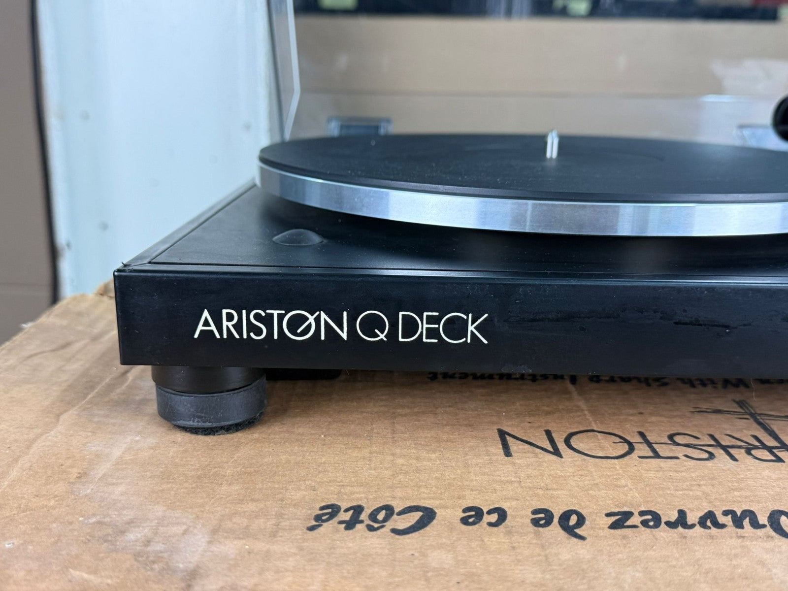 ARISTON Q DECK WITH ORTOFON CARTRIDGE TURNTABLE