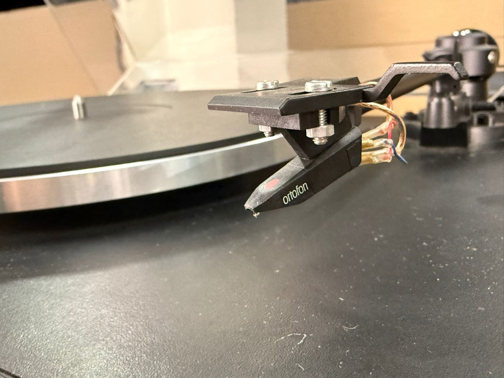 ARISTON Q DECK WITH ORTOFON CARTRIDGE TURNTABLE