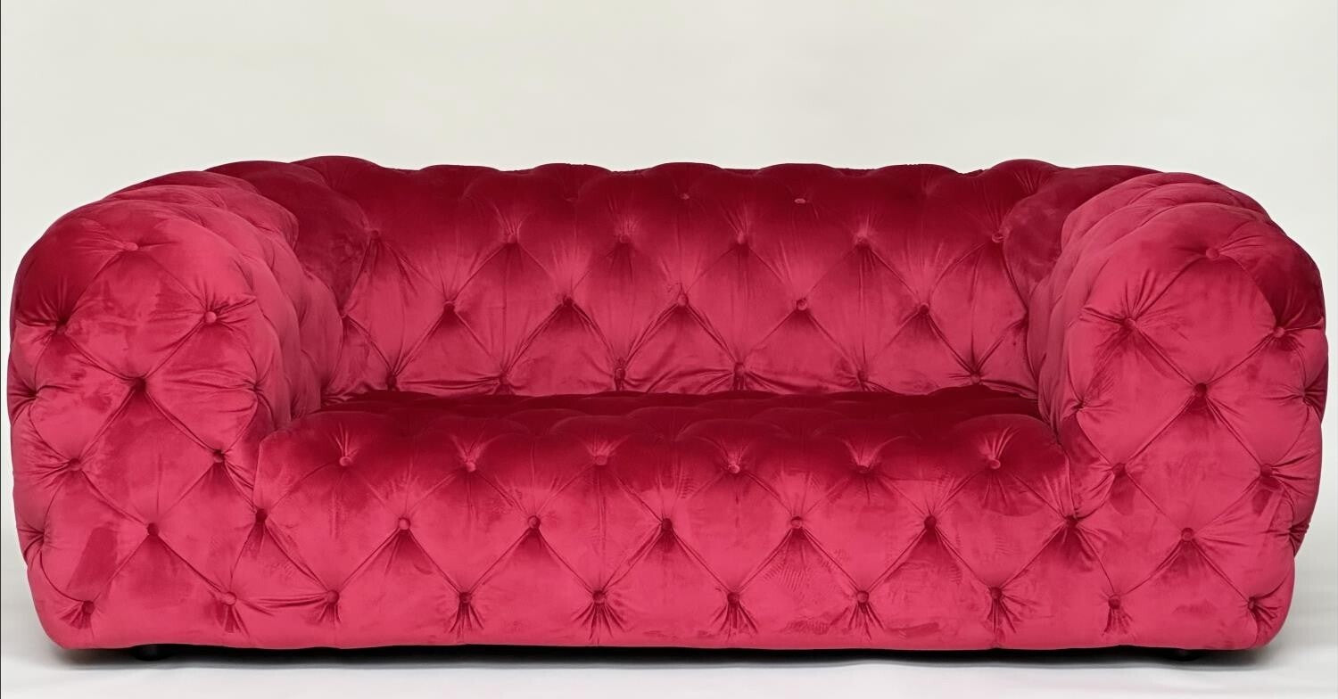TWO SEAT SOFA RED VELVET CHESTERFEILD STYLE COUCH SETTEE LOUNGE