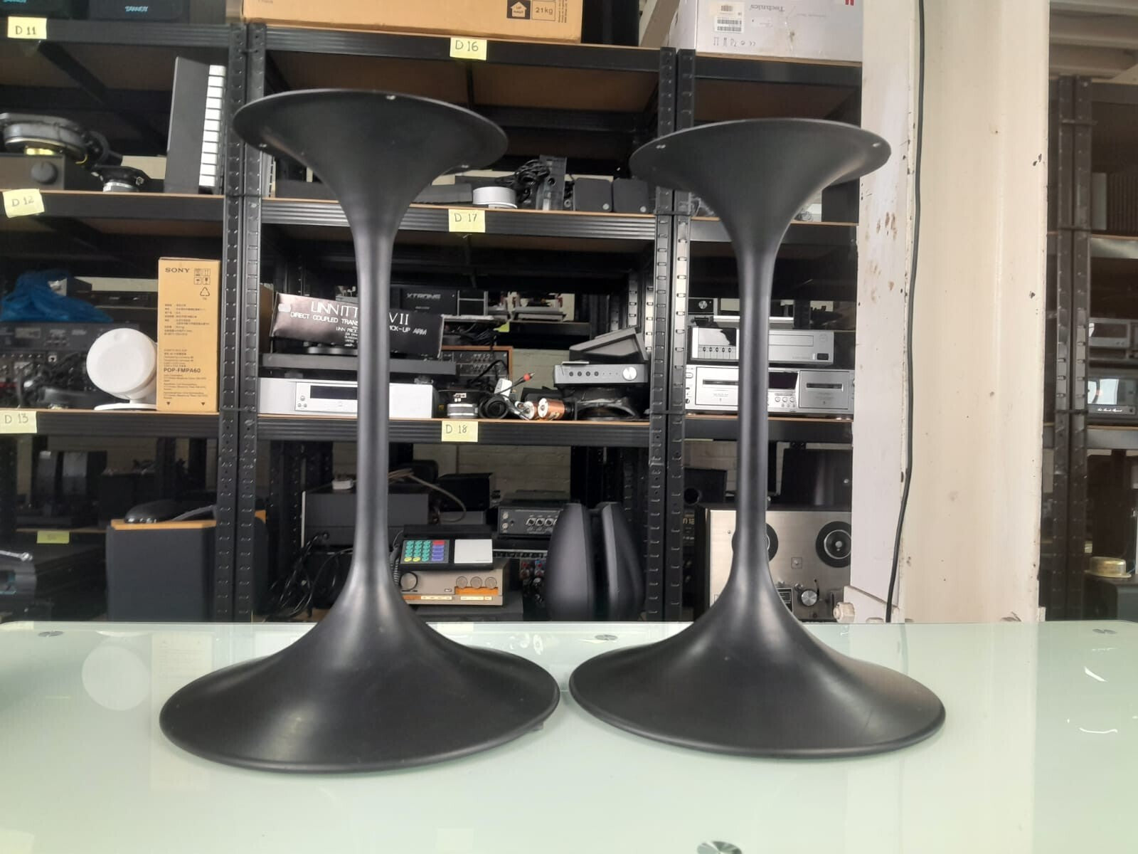 BOSE 901 TRUMPET FLOOR STANDS