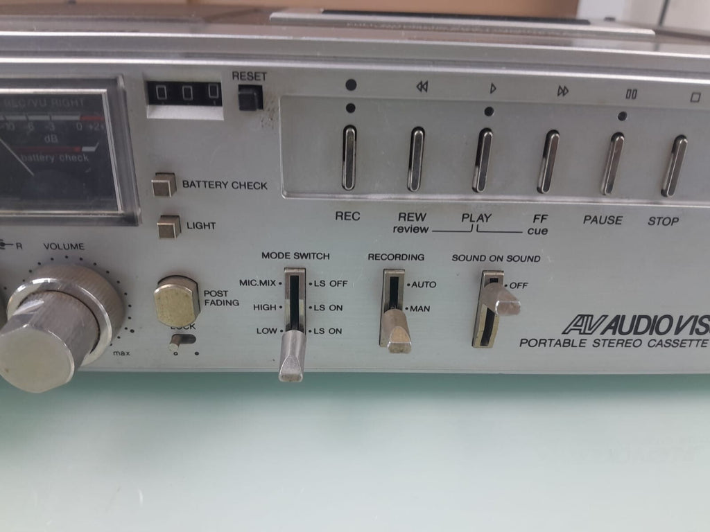 PHILIPS D 6920 PORTABLE STEREO CASSETTE RECORDER