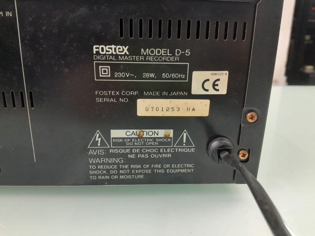 FOSTEX D 5 DIGITAL MASTER RECORDER