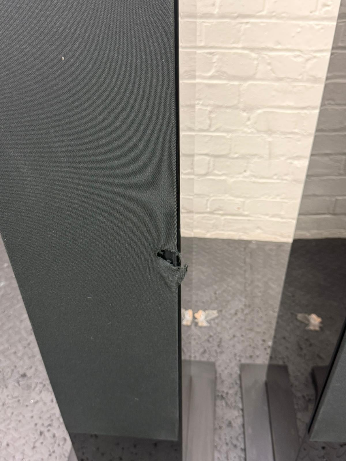 BOWERS & WILKINS B&W 703 S2 FLOOR STANDING SPEAKERS