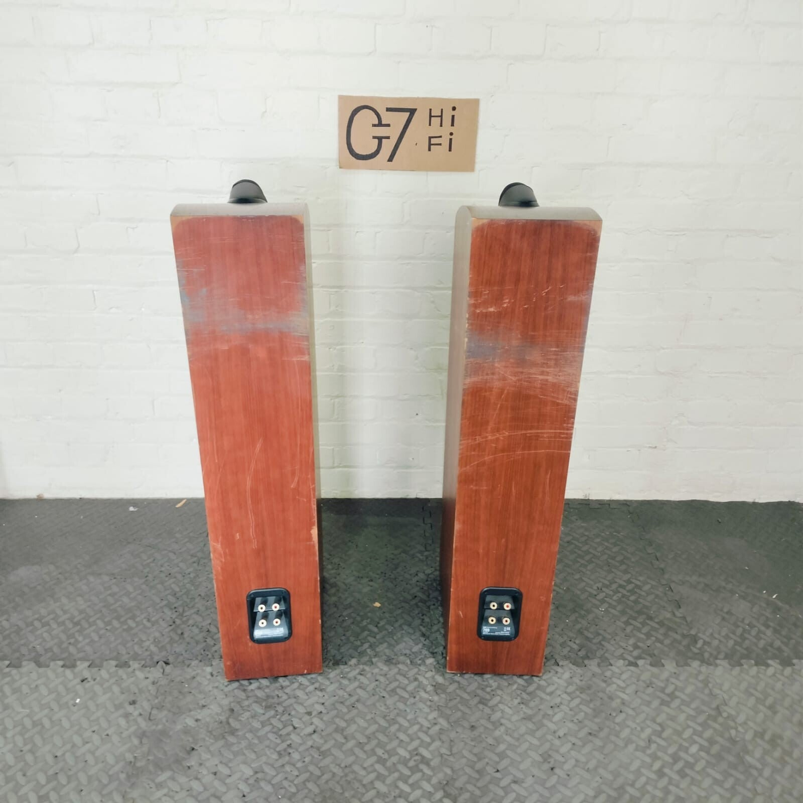 BOWERS & WILKINS B&W 703 FLOOR STANDING SPEAKERS