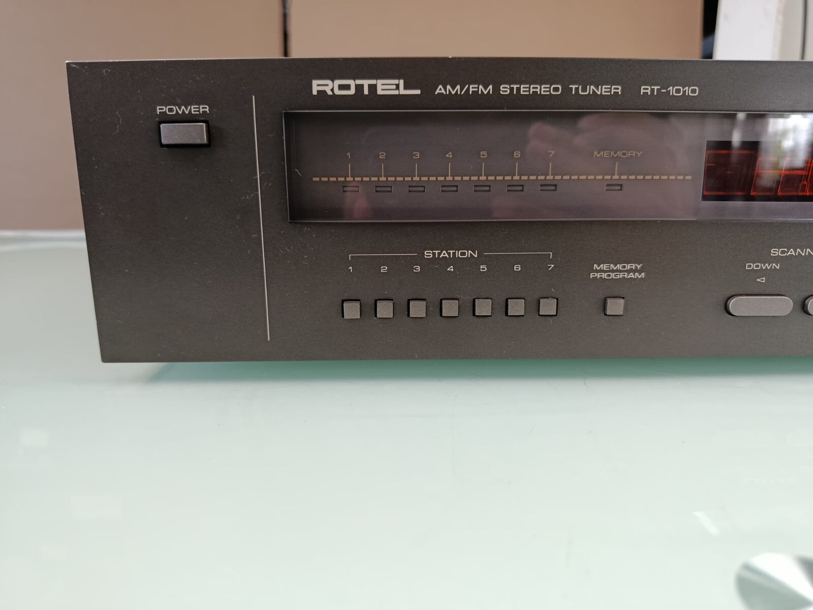 ROTEL RT 1010 AM/FM STEREO TUNER