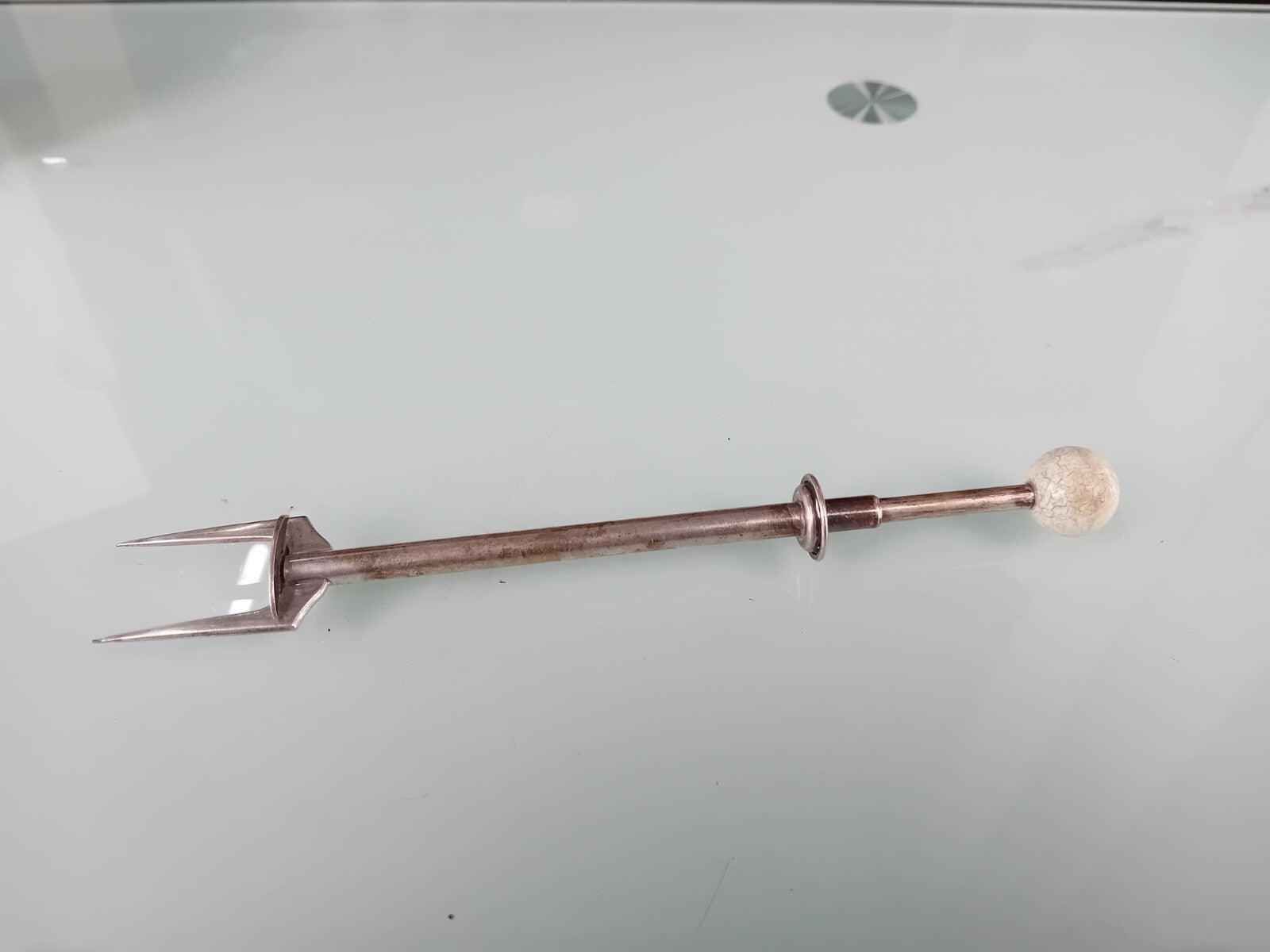 SILVER SPRING LOADED PICKLE FORK / SERVER