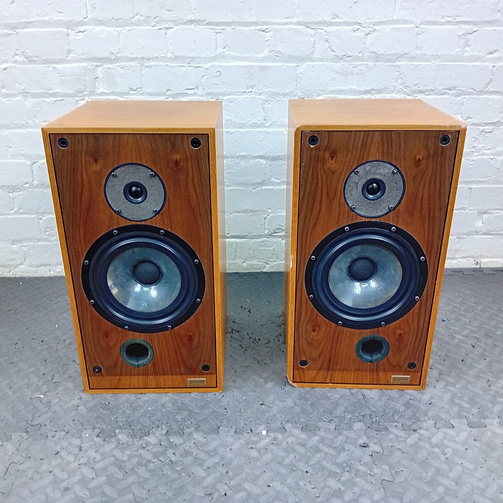 SPENDOR SP 2/2 SPEAKERS
