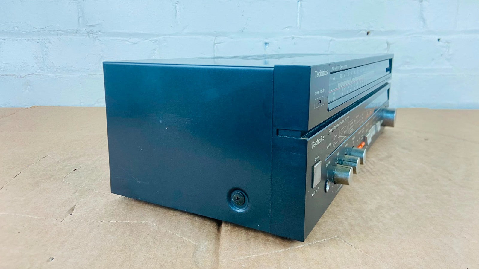 TECHNICS SA Z50L FM / MW / LW STEREO RECEIVER