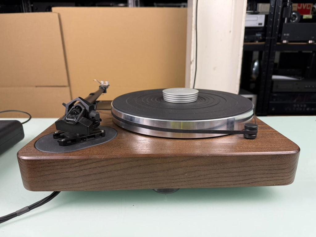 DR FEICKERT VOLARE TURNTABLE WITH ORACLE SME 345 TONEARM & POWER SUPPLY