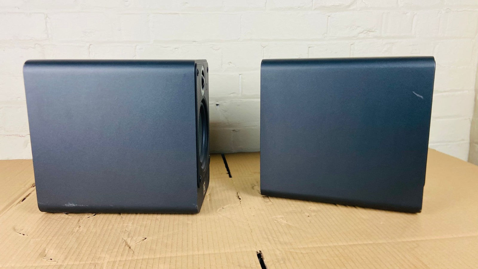 Q ACOUSTICS 2020i SPEAKERS