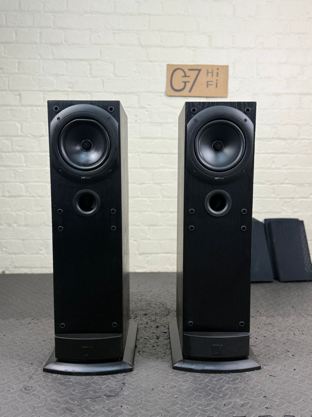 KEF Q30 FLOOR STANDING SPEAKERS