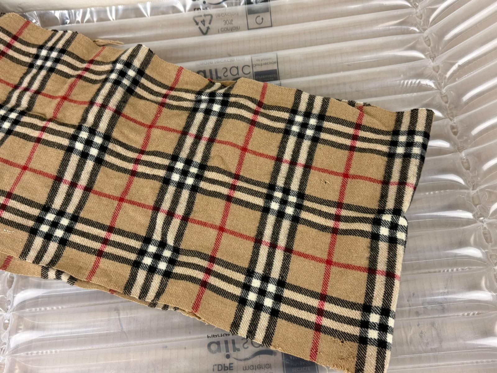 BURBERRYS PURE CASHMERE SCARF