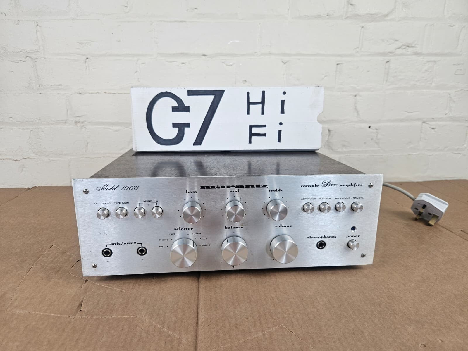 MARANTZ 1060 STEREO AMPLIFIER