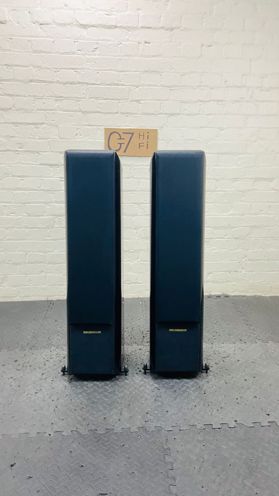 SONUS FABER CONCERTO GRAND PIANO FLOOR STANDING SPEAKERS